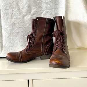Steve Madden Brown Lace-Up Boots